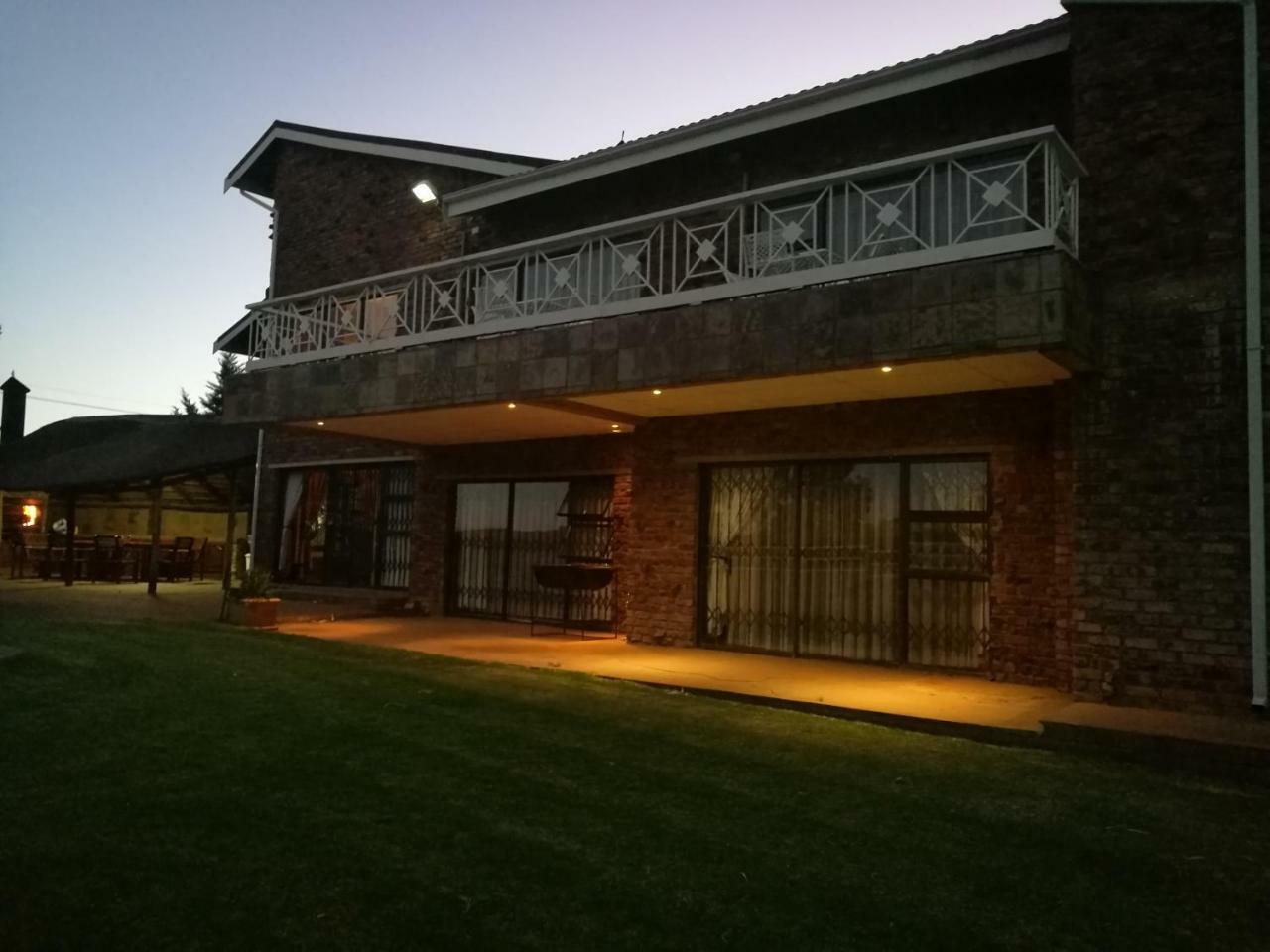 Krige Lodge B&B Bloemfontein Esterno foto